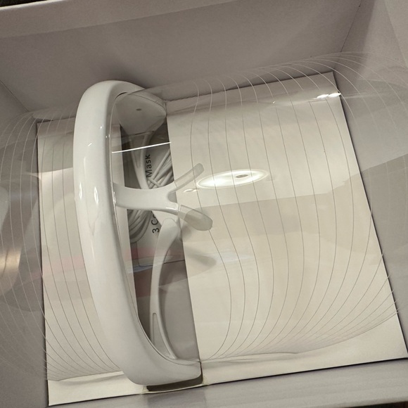 3 color LED MASK- BNIB - Picture 7 of 7